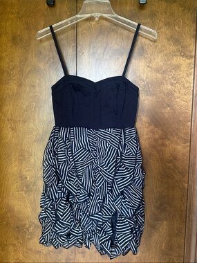 H&M 2010’s Navy and White Ruffled Skirt Dress Sweetheart Neckline